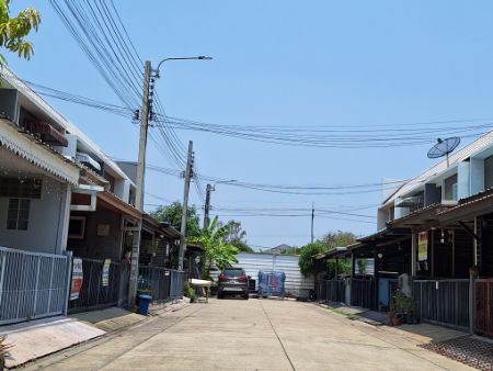 ขายทาวน์โฮมสมุทรปราการ สำโรง : ขาย ทาวน์โฮม The Colors Leisure Bangna Km.8 20 ตรม 20 ตรว