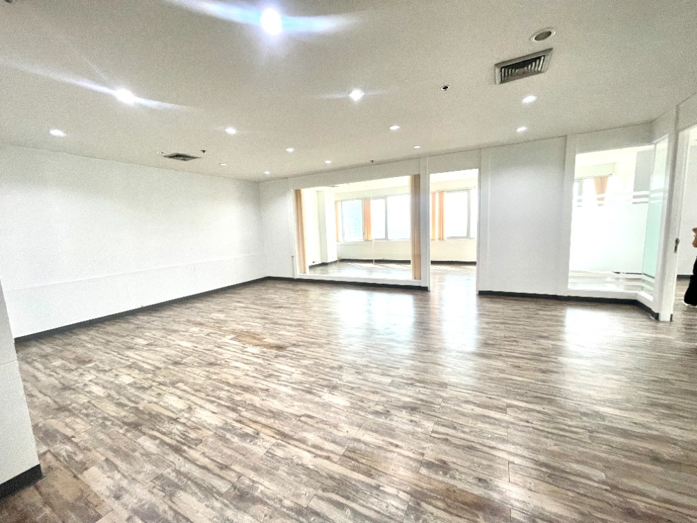 ให้เช่าสำนักงานพระราม 3 สาธุประดิษฐ์ : ออฟฟิศติดริมแม่น้ำ พระราม 3 ติด BRT มีที่จอดรถ