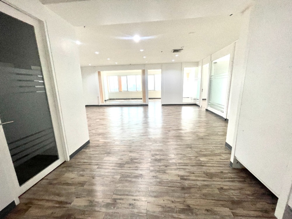 ให้เช่าสำนักงานพระราม 3 สาธุประดิษฐ์ : ออฟฟิศติดริมแม่น้ำ พระราม 3 ติด BRT มีที่จอดรถ