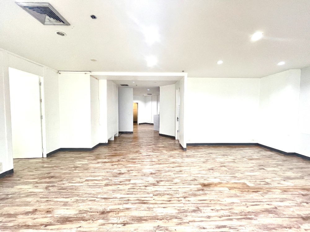 ให้เช่าสำนักงานพระราม 3 สาธุประดิษฐ์ : ออฟฟิศติดริมแม่น้ำ พระราม 3 ติด BRT มีที่จอดรถ