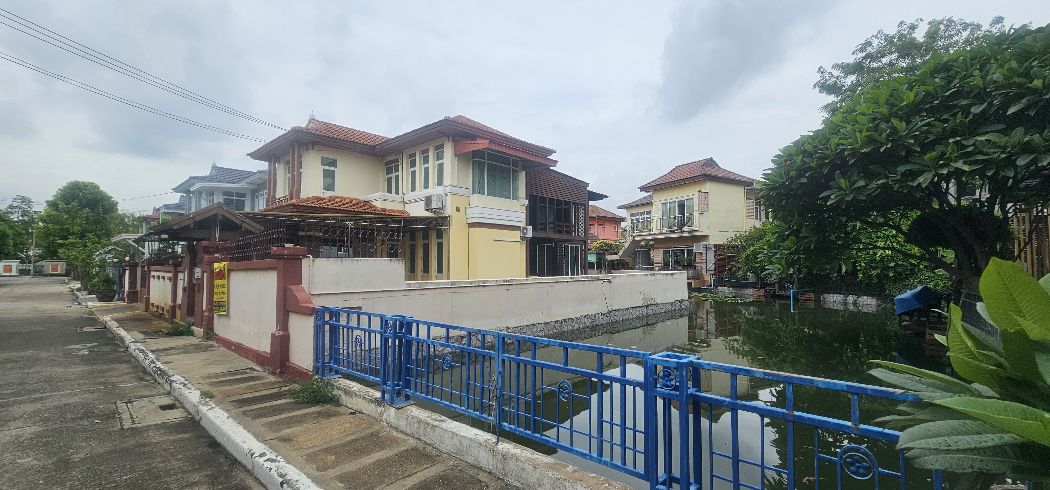 For SaleHouseRama5, Ratchapruek, Bangkruai : Single house for sale, Maneerin Lake & Park Ratchaphruek-Tiwanon, 99.9 sq.wah, Exclusive Lagoon zone, beautifully decorated, ready to move in.