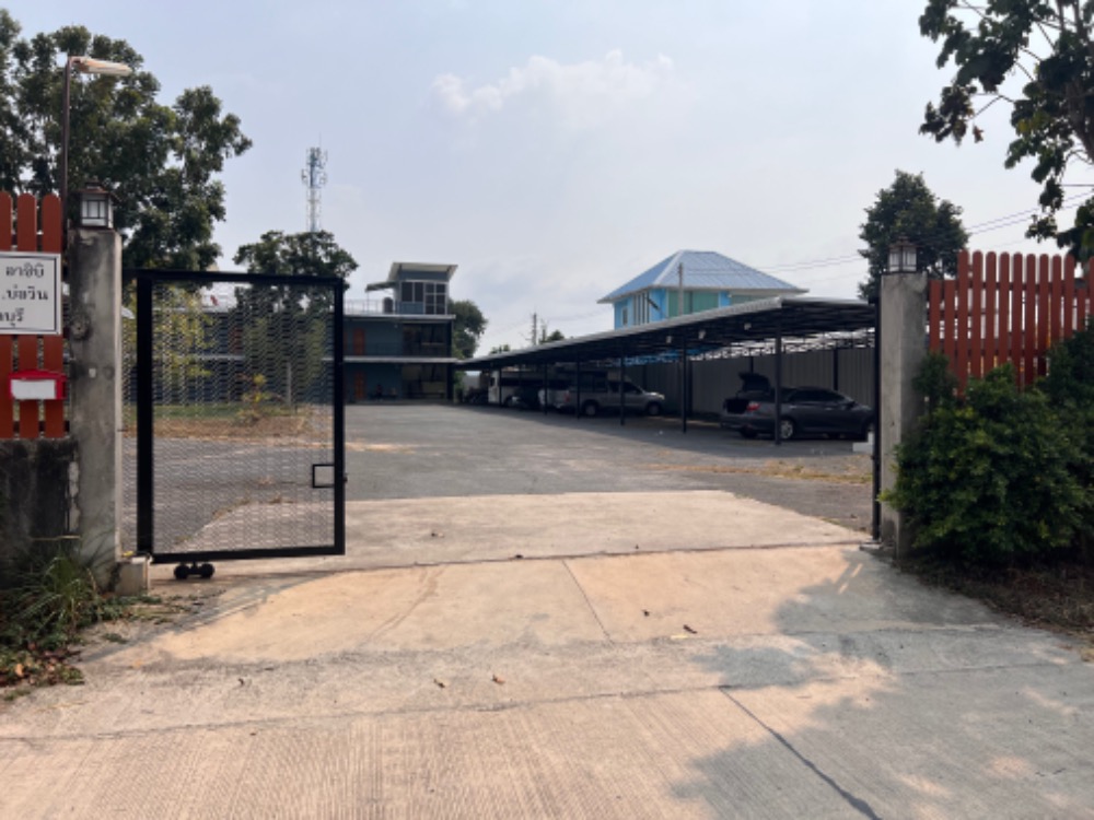 For SaleHotel&Apartment BusinessSriracha Laem Chabang Ban Bueng : Land and building for sale Suitable for an apartment in Bowin.