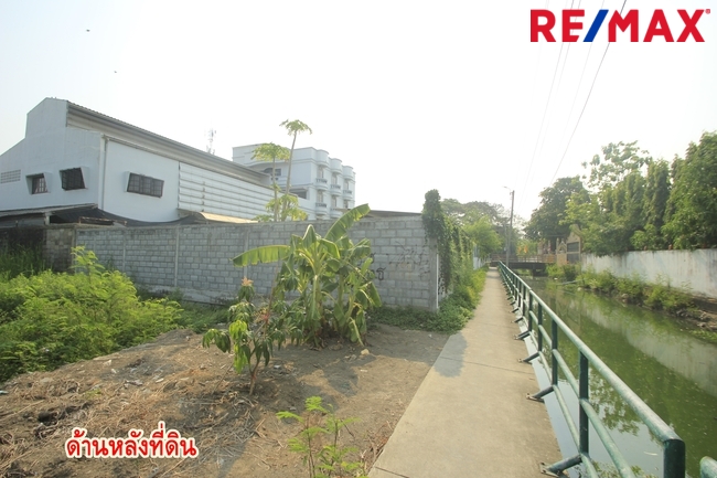 ขายที่ดินบางแค เพชรเกษม : ที่ดินเพชรเกษม77แยก4-1 ที่ถมแล้วมีกำแพงล้อมรอบ แปลงมุมติดคลอง หน้าวัดระฆังพรหมรังสี 181ตารางวา เหมาะสร้างบ้าน สำนักงาน หอพัก แถมแบบก่อสร้างฟรี 34,000/วา