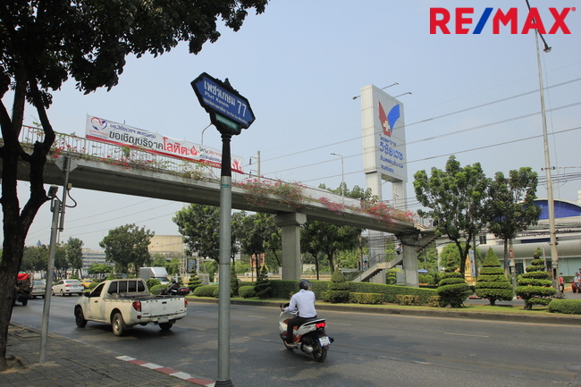 ขายที่ดินบางแค เพชรเกษม : ที่ดินเพชรเกษม77แยก4-1 ที่ถมแล้วมีกำแพงล้อมรอบ แปลงมุมติดคลอง หน้าวัดระฆังพรหมรังสี 181ตารางวา เหมาะสร้างบ้าน สำนักงาน หอพัก แถมแบบก่อสร้างฟรี 34,000/วา