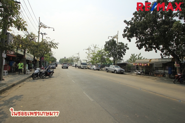 ขายที่ดินบางแค เพชรเกษม : ที่ดินเพชรเกษม77แยก4-1 ที่ถมแล้วมีกำแพงล้อมรอบ แปลงมุมติดคลอง หน้าวัดระฆังพรหมรังสี 181ตารางวา เหมาะสร้างบ้าน สำนักงาน หอพัก แถมแบบก่อสร้างฟรี 34,000/วา