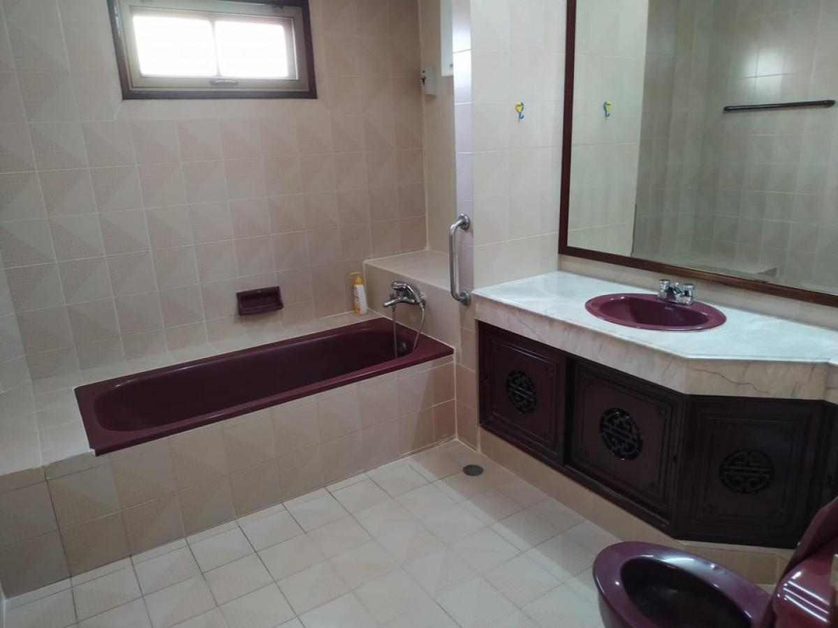 ขายบ้านสุขุมวิท อโศก ทองหล่อ : 📢👇 ขายบ้าน 2 หลัง  แปลงหัวมุม ในหมู่บ้านที่มีระบบการรักษาความปลอดภัยที่ดี สงบ เงียบ เดินทางสะดวก หลายเส้นทางขายพร้อมเฟอร์นิเจอร์สไตล์จีนคลาสสิคฝังมุก