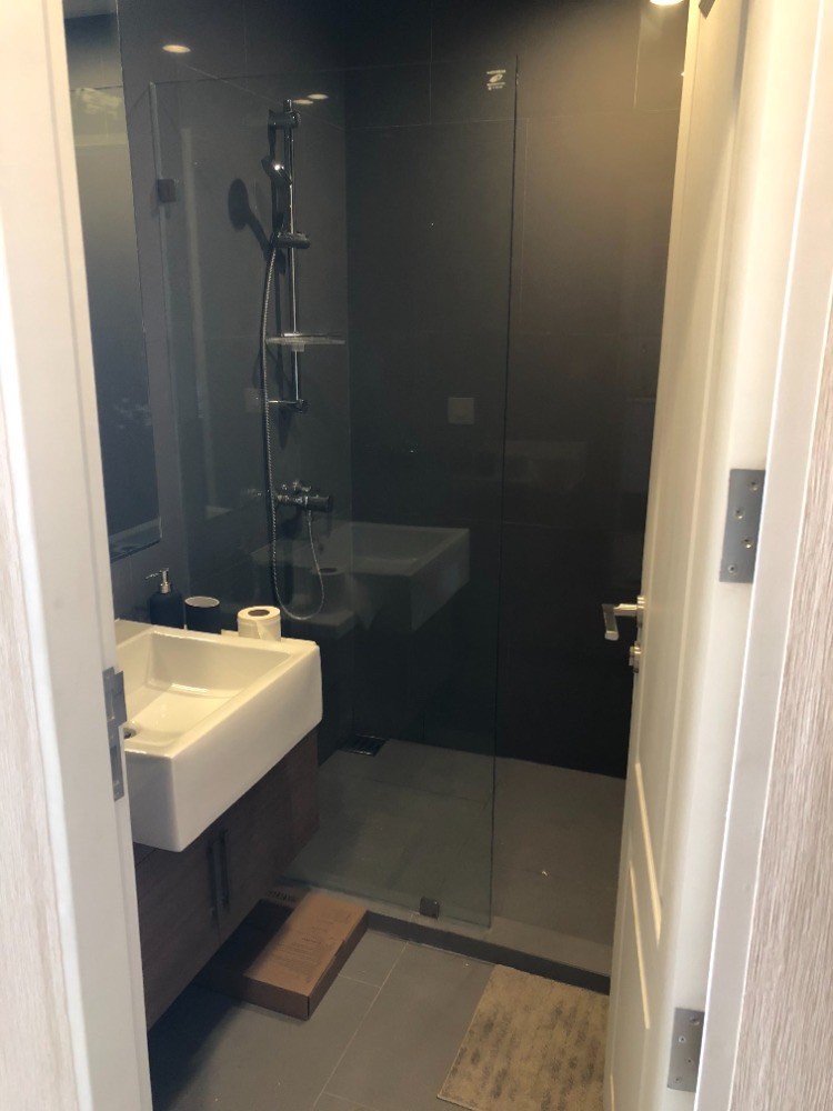 ขายคอนโดสาทร นราธิวาส : S-NVSL103 ขาย คอนโด โนเบิล รีโว่ สีลม ชั้น23 วิวเมือง 33.7ตรม. 1นอน 1น้ำ 4.99ล้าน 064-959-8900