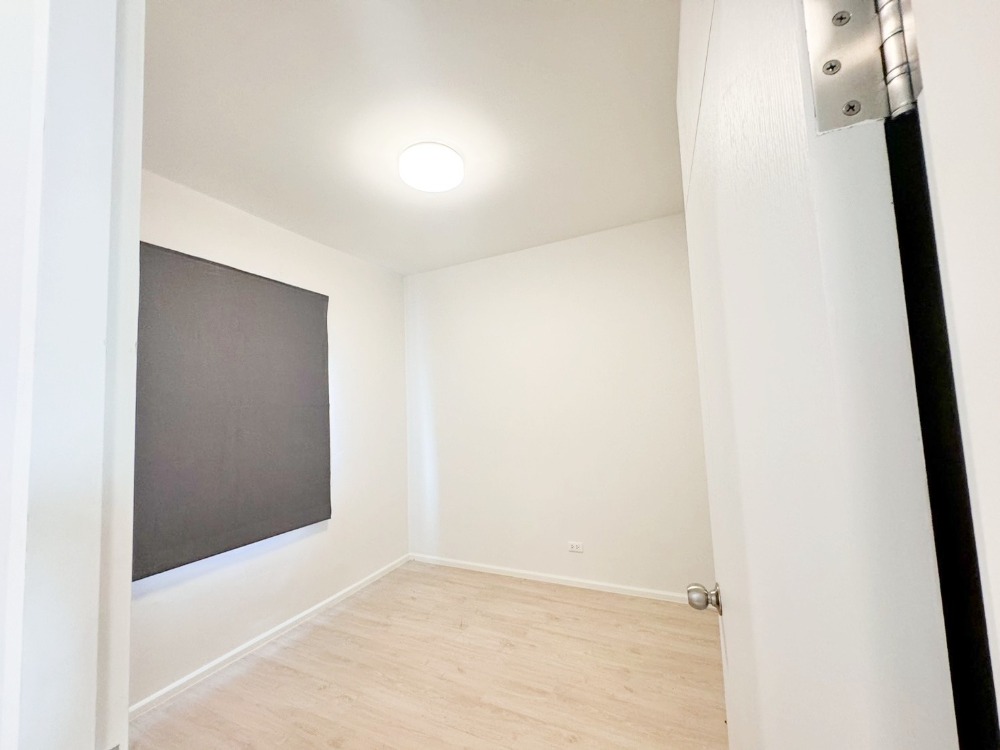 For SaleTownhomePathum Thani,Rangsit, Thammasat : Townhome for sale, Foret Lam Luk Ka-Khlong 5, 2 floors, 3 bedrooms, 2 bathrooms, 17.1 sqw, very new condition, next to the motorway.