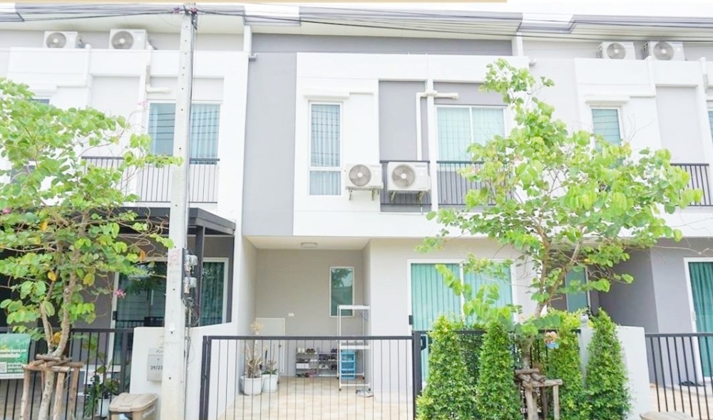 For SaleTownhomePathum Thani,Rangsit, Thammasat : Townhome for sale, Foret Lam Luk Ka-Khlong 5, 2 floors, 3 bedrooms, 2 bathrooms, 17.1 sqw, very new condition, next to the motorway.