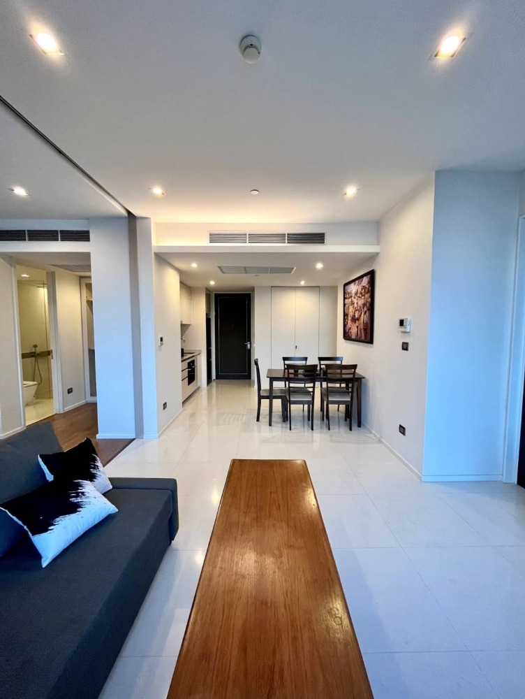 ให้เช่าคอนโดสาทร นราธิวาส : High Floor , The Bangkok Sathon 1bed 61 sqm Fullyfurnish 45,000-