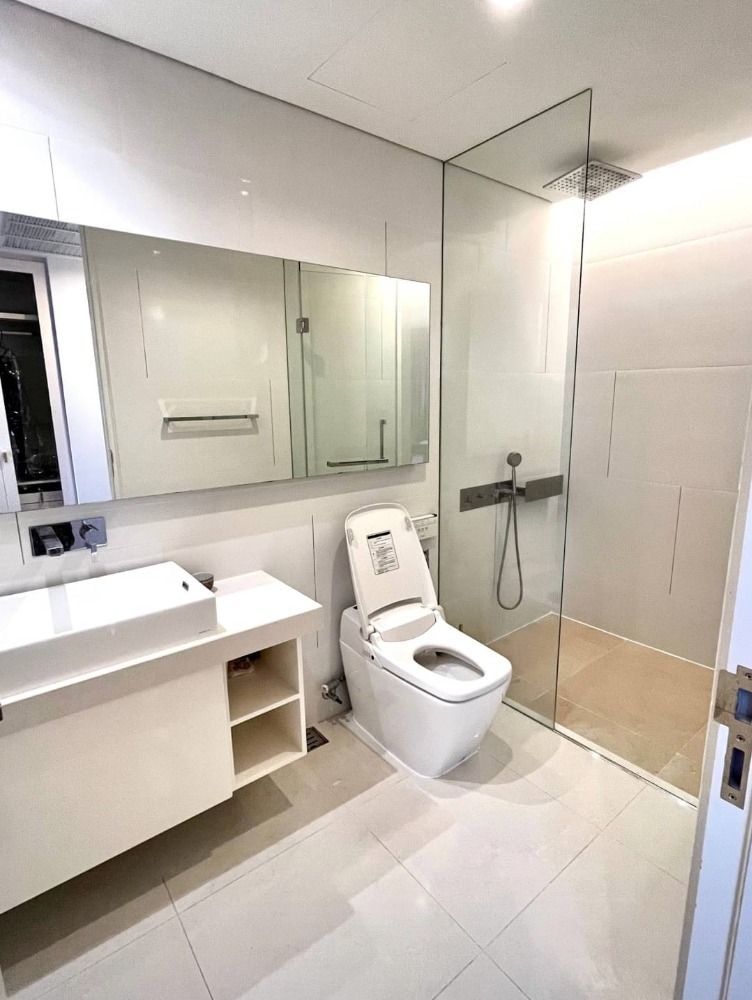 ให้เช่าคอนโดสาทร นราธิวาส : High Floor , The Bangkok Sathon 1bed 61 sqm Fullyfurnish 45,000-