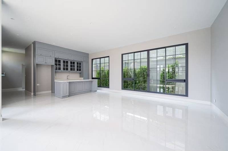 ขายบ้านพัฒนาการ ศรีนครินทร์ : 🔥🔥 𝐅𝐎𝐑 𝐒𝐀𝐋𝐄 : 𝐍𝐎𝐇𝐎.𝟒!!  𝐏𝐫𝐢𝐜𝐞  𝟓𝟗𝐦𝐛, 𝟒 𝐁𝐞𝐝𝐬 𝟓 𝐁𝐚𝐭𝐡𝐬 𝟑 𝐏𝐚𝐫𝐤𝐢𝐧𝐠,  𝟒𝟗𝟓𝐬𝐪𝐦 : 𝐁𝐞𝐬𝐭 𝐏𝐫𝐢𝐜𝐞 !! 𝐍𝐚𝐫𝐚𝐬𝐢𝐫𝐢 กรุงเทพกรีฑา ☎️ 𝟎𝟗𝟓𝟗𝟒𝟏𝟓𝟗𝟗𝟗