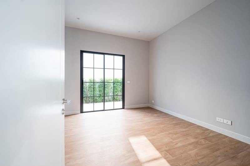 ขายบ้านพัฒนาการ ศรีนครินทร์ : 🔥🔥 𝐅𝐎𝐑 𝐒𝐀𝐋𝐄 : 𝐍𝐎𝐇𝐎.𝟒!!  𝐏𝐫𝐢𝐜𝐞  𝟓𝟗𝐦𝐛, 𝟒 𝐁𝐞𝐝𝐬 𝟓 𝐁𝐚𝐭𝐡𝐬 𝟑 𝐏𝐚𝐫𝐤𝐢𝐧𝐠,  𝟒𝟗𝟓𝐬𝐪𝐦 : 𝐁𝐞𝐬𝐭 𝐏𝐫𝐢𝐜𝐞 !! 𝐍𝐚𝐫𝐚𝐬𝐢𝐫𝐢 กรุงเทพกรีฑา ☎️ 𝟎𝟗𝟓𝟗𝟒𝟏𝟓𝟗𝟗𝟗