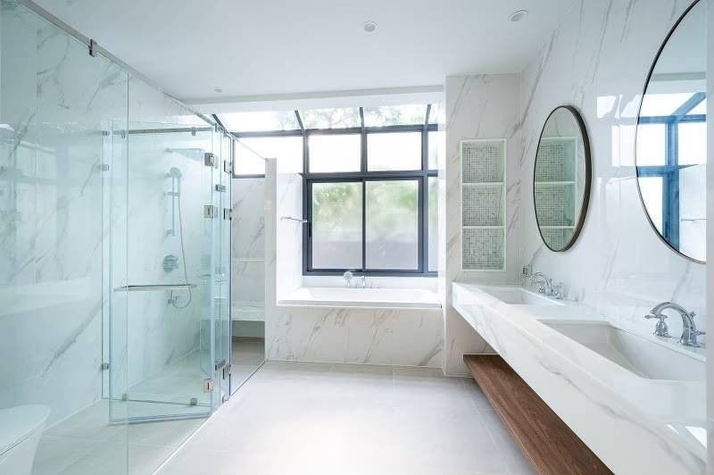 ขายบ้านพัฒนาการ ศรีนครินทร์ : 🔥🔥 𝐅𝐎𝐑 𝐒𝐀𝐋𝐄 : 𝐍𝐎𝐇𝐎.𝟒!!  𝐏𝐫𝐢𝐜𝐞  𝟓𝟗𝐦𝐛, 𝟒 𝐁𝐞𝐝𝐬 𝟓 𝐁𝐚𝐭𝐡𝐬 𝟑 𝐏𝐚𝐫𝐤𝐢𝐧𝐠,  𝟒𝟗𝟓𝐬𝐪𝐦 : 𝐁𝐞𝐬𝐭 𝐏𝐫𝐢𝐜𝐞 !! 𝐍𝐚𝐫𝐚𝐬𝐢𝐫𝐢 กรุงเทพกรีฑา ☎️ 𝟎𝟗𝟓𝟗𝟒𝟏𝟓𝟗𝟗𝟗