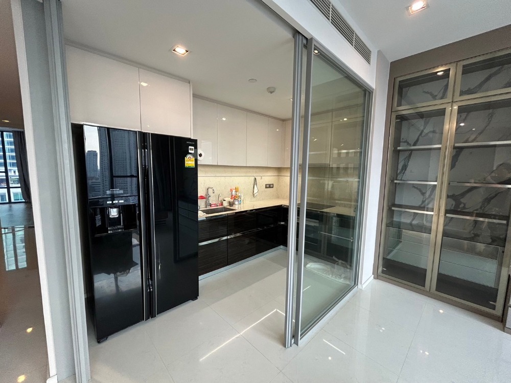 For RentCondoSathorn, Narathiwat : Luxury Room//2bed2bath 118 sqm  Fullyfurnish  Welcome Foreign 85,000-