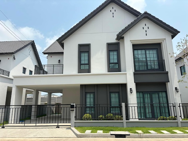 ให้เช่าบ้านบางนา แบริ่ง ลาซาล : ให้เช่า Centro Bangna ติดเมกะบางนา 4 นอน 120,000