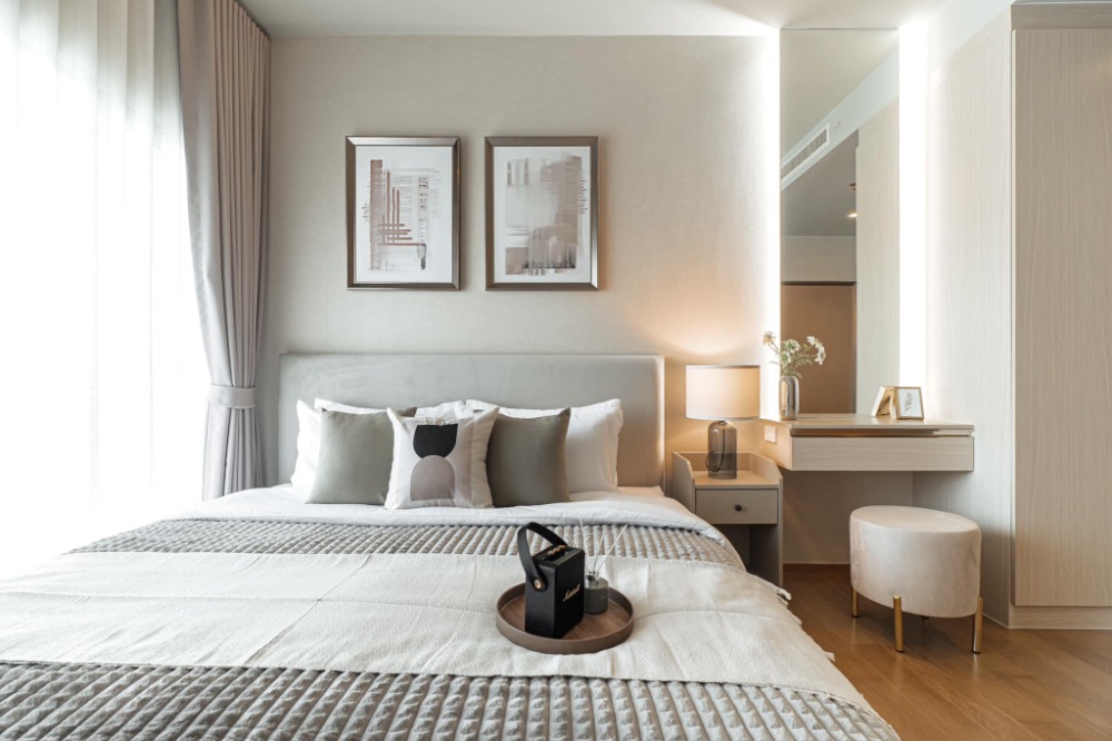 For RentCondoRatchathewi,Phayathai : Noble Revent Condo for rent next to BTS, near Siam, newly decorated 31k 064-274-8883