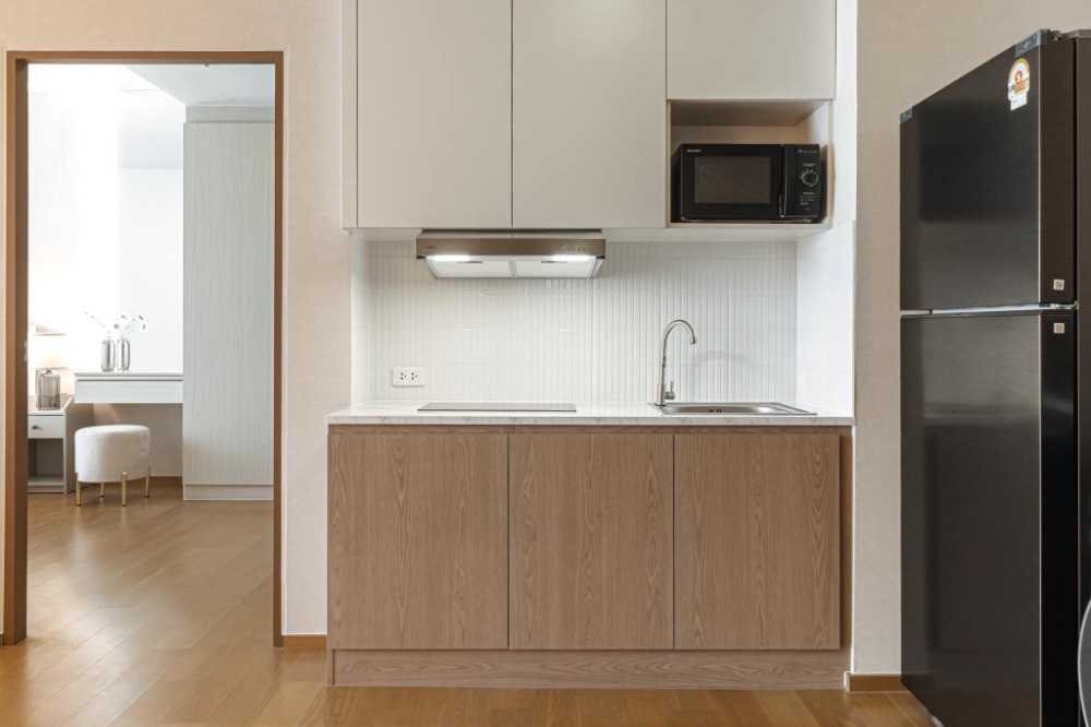 For RentCondoRatchathewi,Phayathai : Noble Revent Condo for rent next to BTS, near Siam, newly decorated 31k 064-274-8883