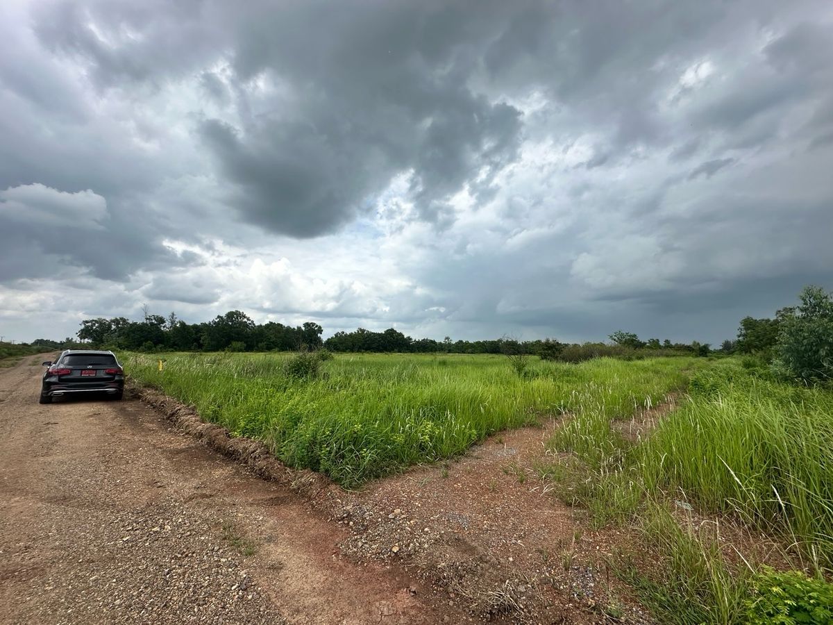 For SaleLandNakhon Nayok : Land for sale in Rangsit-Nakhon Nayong, Kharak Khlong. 14 Soi Suan Khlong Village 14
