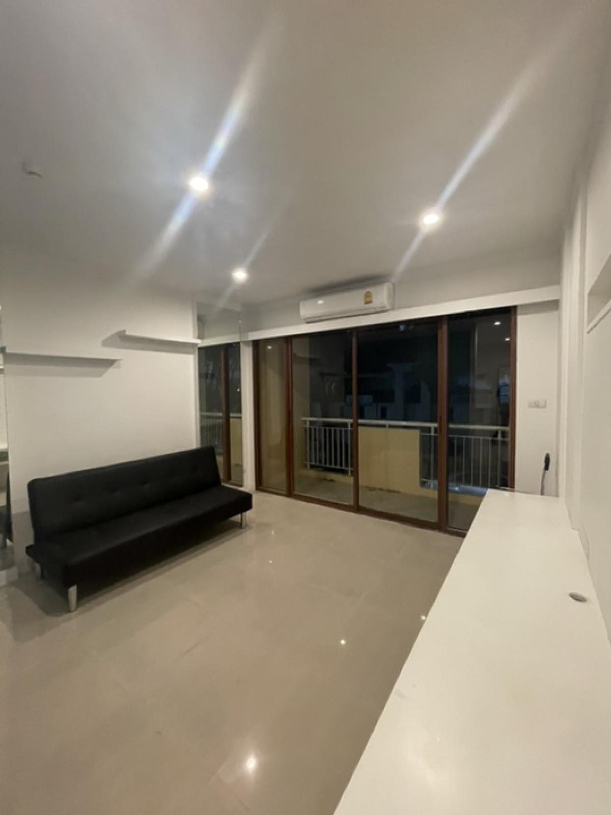 ขายคอนโดรัชดา ห้วยขวาง : คอนโด กลางกรุง รีสอร์ท (KlangKrung Resort Condominium) 68ตรม. ตกแต่งสวย