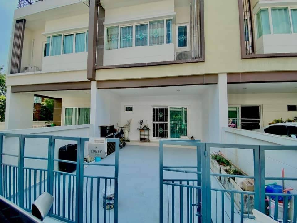 For SaleTownhomeNawamin, Ramindra : 3-story townhome for sale, The Ricco Town @ Watcharapol, 3.79 million baht.
