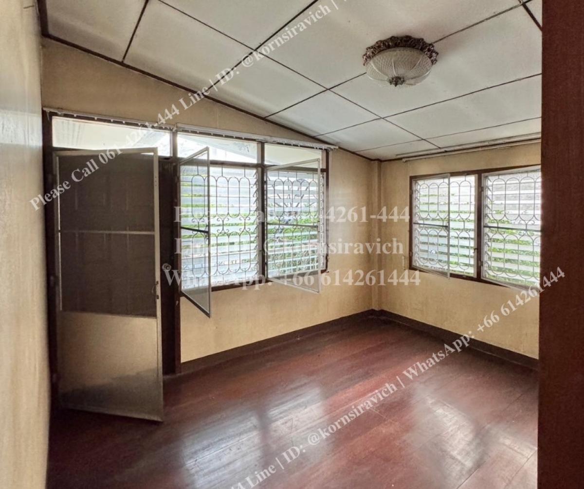 For RentRetail SpaceSukhumvit, Asoke, Thonglor : Rent a single house, do business, park 10 cars, Soi Thonglor, Sukhumvit 55, Khlong Tan Nuea, Watthana District, Bangkok