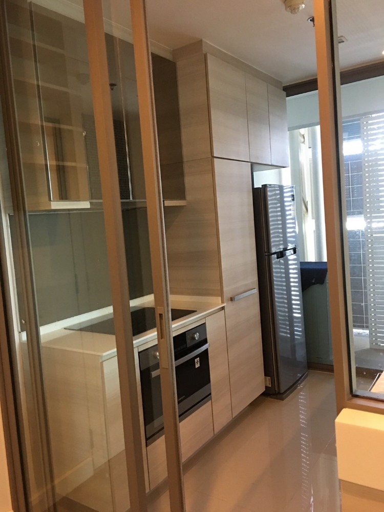 For RentCondoWongwianyai, Charoennakor : The Room BTS Wongwianyai for rent 39k 064-274-8883