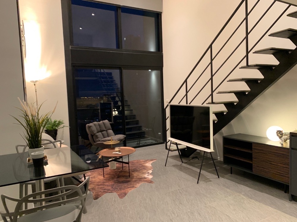 ให้เช่าคอนโดสีลม ศาลาแดง บางรัก : ให้เช่า คอนโด The Lofts Silom  ใกล้ รถไฟฟ้า BTS สุรศักดิ์ ประมาณ 400 เมตร