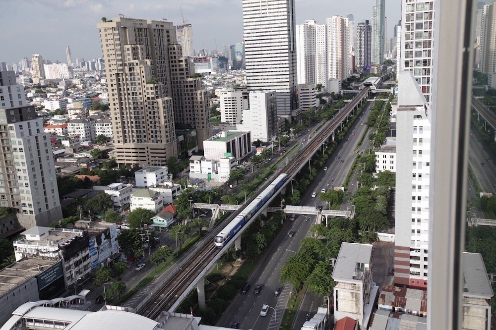 For RentCondoWongwianyai, Charoennakor : The Room BTS Wongwianyai for rent 40k 064-274-8883