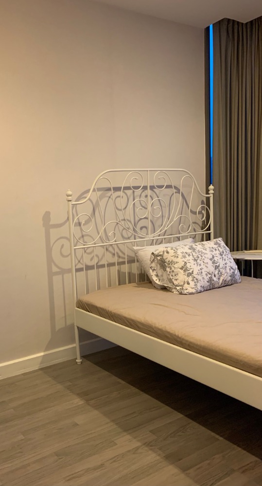 For RentCondoWongwianyai, Charoennakor : The Room BTS Wongwianyai for rent 40k 064-274-8883