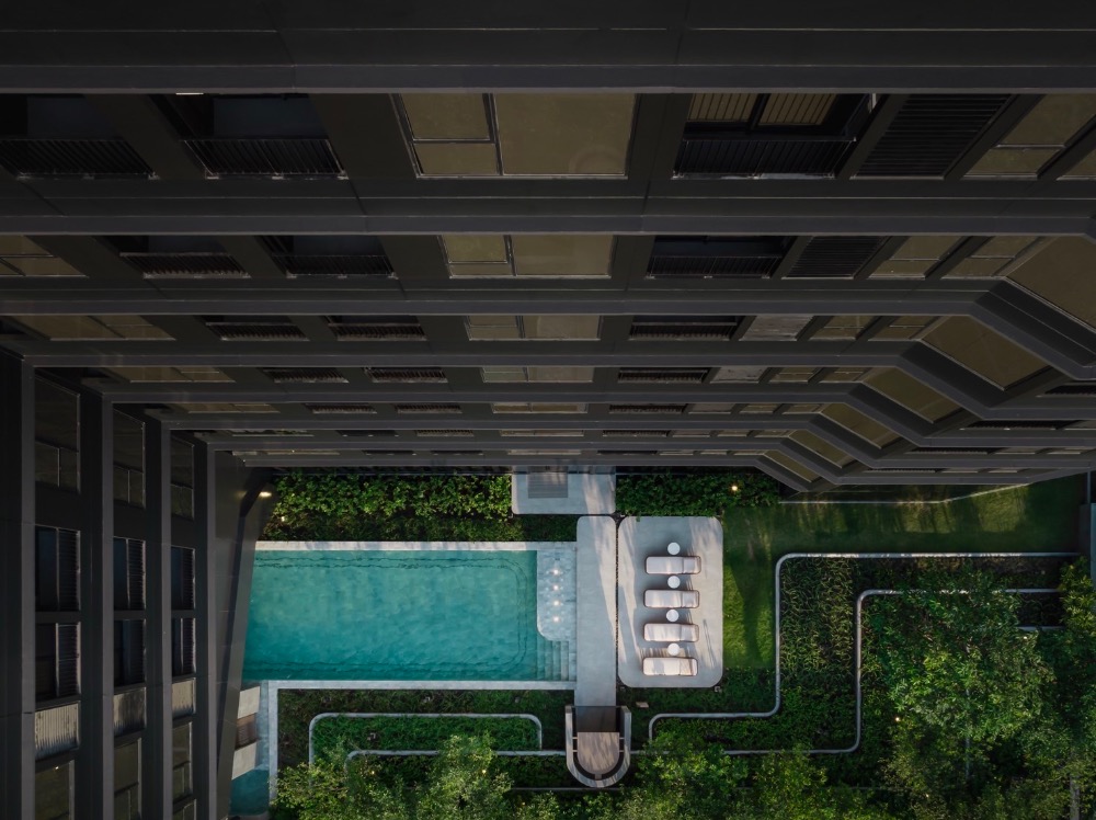 ขายคอนโดคลองเตย กล้วยน้ำไท : 𝑪𝑶𝑪𝑶 𝑷𝑨𝑹𝑪 การันตีราคาที่ดีที่สุด🔥 𝟏𝟎𝟏ตรม.𝟑นอน𝟑น้ำ เริ่ม𝟐𝟓ล้าน*ห้องสวยแต่งครบ🌟พร้อมเข้าอยู่ 📱𝟬𝟴𝟭-𝟵𝟴𝟯-𝟲𝟲𝟮𝟱