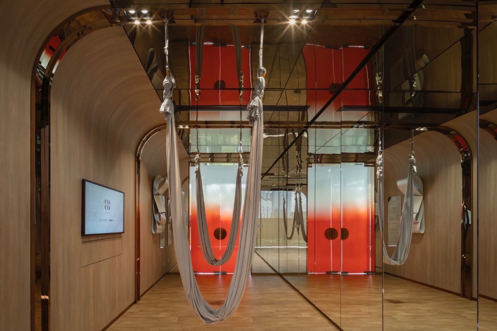 ขายคอนโดคลองเตย กล้วยน้ำไท : 𝑪𝑶𝑪𝑶 𝑷𝑨𝑹𝑪 การันตีราคาที่ดีที่สุด🔥 𝟯𝟰.𝟱 ตรม. 𝟭นอน 𝟭น้ำ เริ่ม 𝟳.𝟰𝟲 ล้าน*ห้องสวยแต่งครบ🌟พร้อมเข้าอยู่ 📱𝟬𝟴𝟭-𝟵𝟴𝟯-𝟲𝟲𝟮𝟱