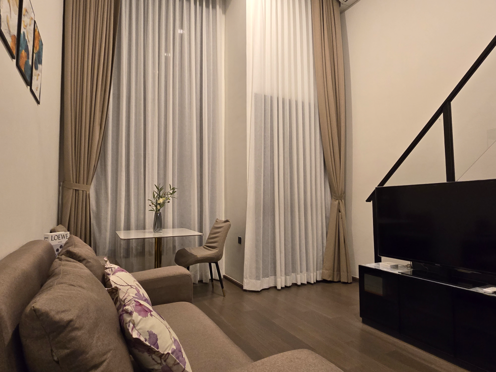 ขายคอนโดสยาม จุฬา สามย่าน : Park Origin Chula - Samyan【𝐒𝐄𝐋𝐋&𝐑𝐄𝐍𝐓】🔥ห้อง LOFT ตกแต่งเรียบง่าย แต่ยังคงความ Cozy เฟอร์นิเจอร์ครบครัน ส่วนกลางจัดเต็ม เดินทางสะดวก ใกล้บรรทัดทอง 🔥ติดต่อไลน์ไอดี: @hacondo