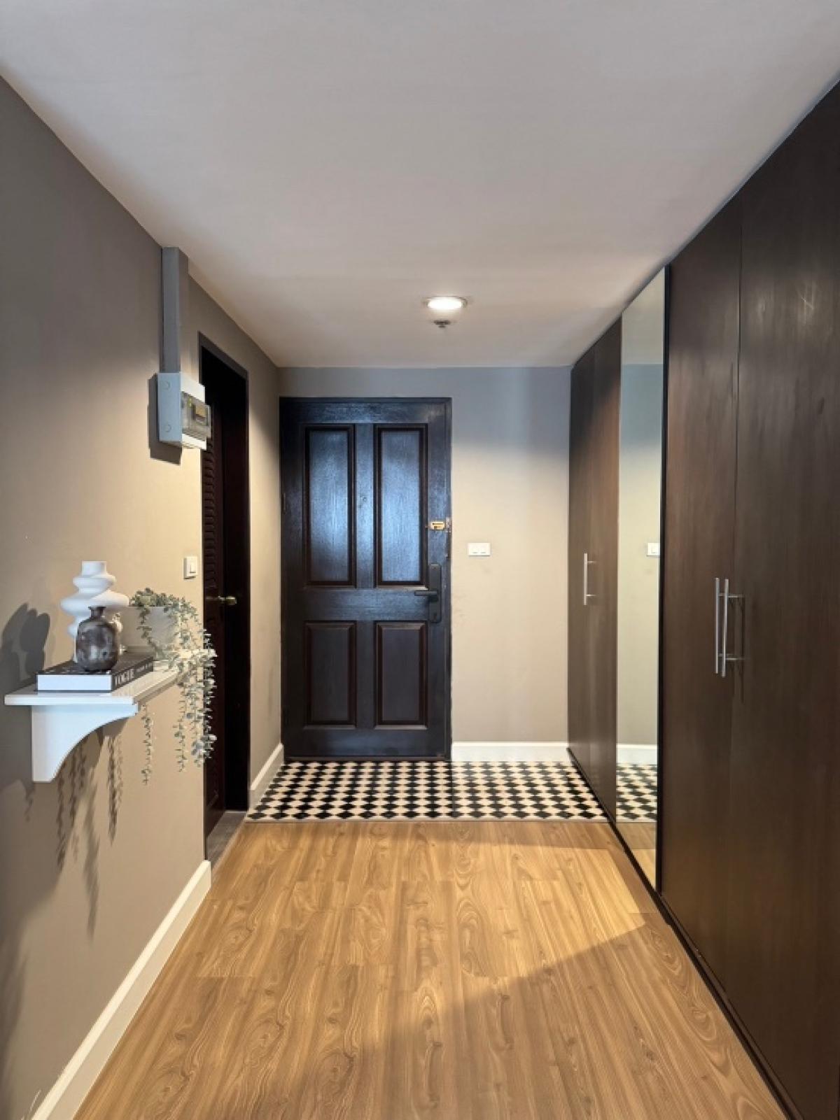 ให้เช่าคอนโดวิทยุ ชิดลม หลังสวน : 🔥ให้เช่าด่วน🔥* โครงสร้างแข็งแรง รอดพ้นแผ่นดินไหว * ห้องสวย เฟอร์ครบ ใจกลางเมือง – 200 meters จาก BTS ราชดำริ พร้อมเข้าอยู่!