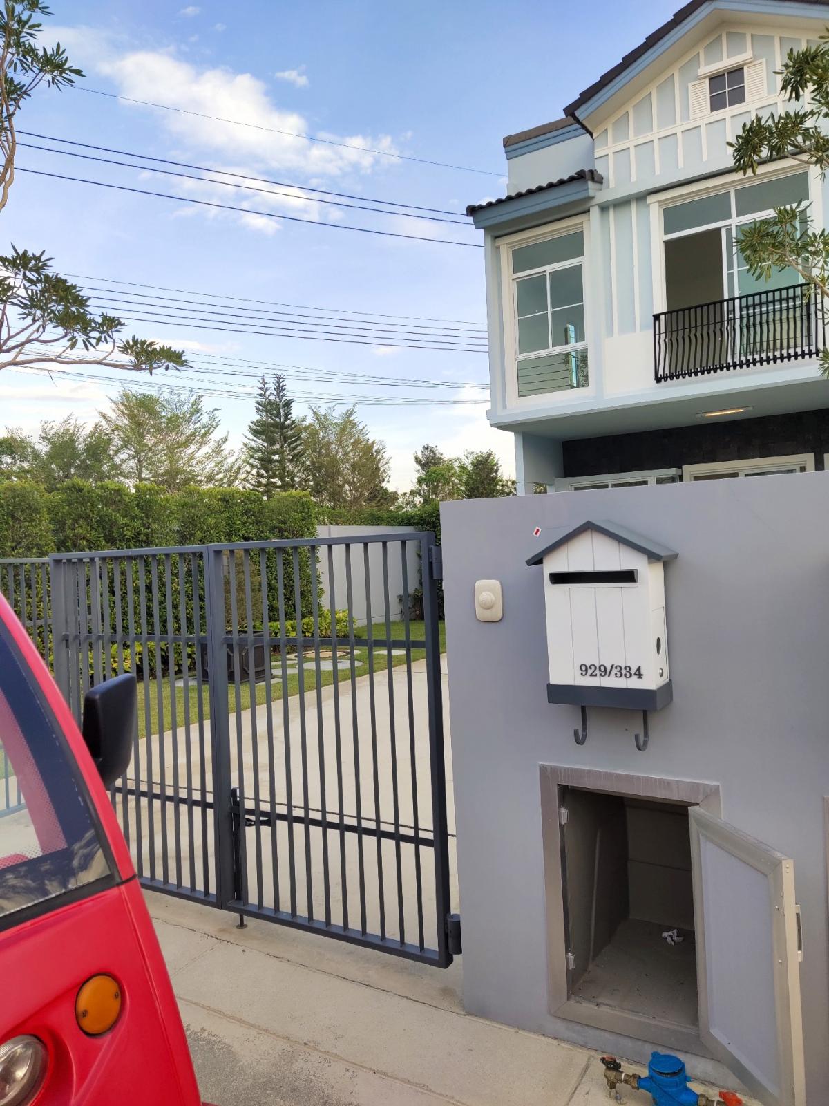 ขายบ้านราษฎร์บูรณะ สุขสวัสดิ์ : ขายทาวน์โฮม สุขสวัสดิ์ ประชาอุทิศ หมู่บ้านวิลลาจิโอ แปลงสวย ถนนเมน เหมือนได้บ้านเดี่ยว เจ้าของขายเองใจดีคุยได้ค่ะ ลดพิเศษ เดือนแห่งความรัก