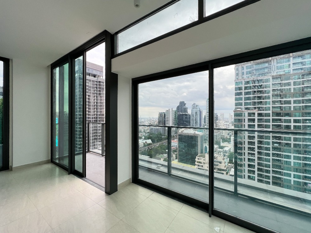 For SaleCondoSathorn, Narathiwat : Tait Sathorn 12 - Brand New, High Floor 2 Beds for Sale!