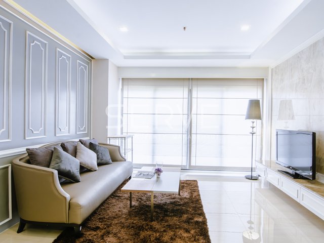 ขายคอนโดสุขุมวิท อโศก ทองหล่อ : 🔥155K/Sq.m ห้อง1นอนไซส์ใหญ่ ชั้นสูง วิวดี ห้องแต่งสวย ทำเลดีย่าน เอกมัย @ Noble Reveal
