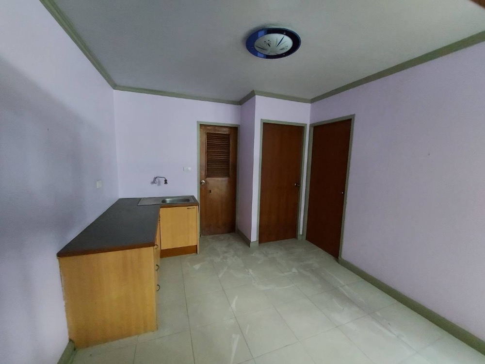 For SaleCondoChokchai 4, Ladprao 71, Ladprao 48, : Condo near the Yellow Line, in front of Big C Lat Phrao, 2 bedrooms, 1 bathroom, price less than two million.