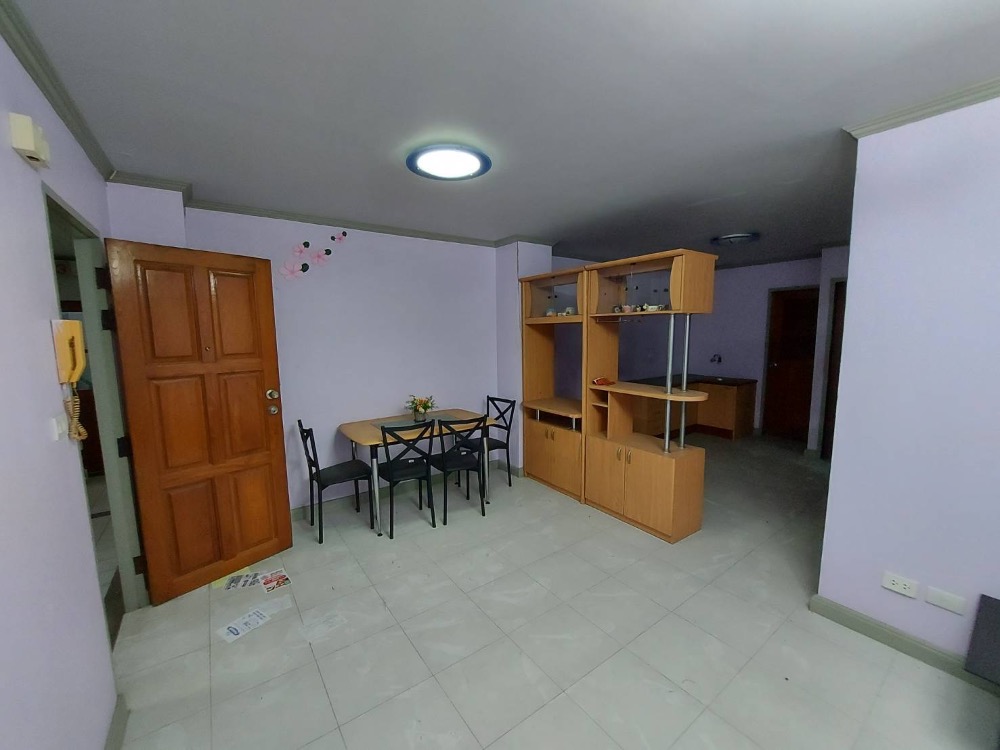 For SaleCondoChokchai 4, Ladprao 71, Ladprao 48, : Condo near the Yellow Line, in front of Big C Lat Phrao, 2 bedrooms, 1 bathroom, price less than two million.