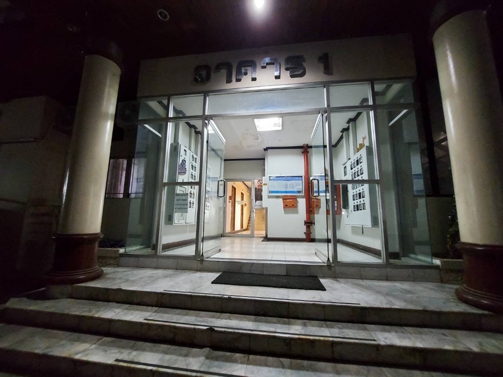 For SaleCondoChokchai 4, Ladprao 71, Ladprao 48, : Condo near the Yellow Line, in front of Big C Lat Phrao, 2 bedrooms, 1 bathroom, price less than two million.