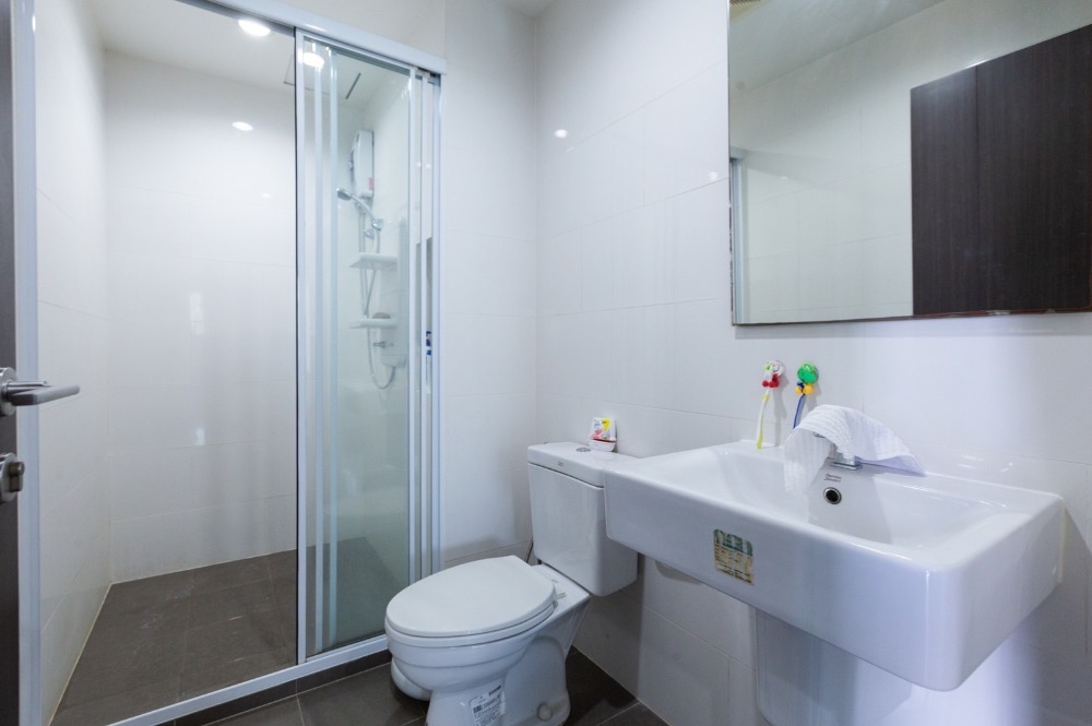 For RentCondoOnnut, Udomsuk : Beautiful room for rent, 2 bedrooms, 1 bathroom, The Base Park West.