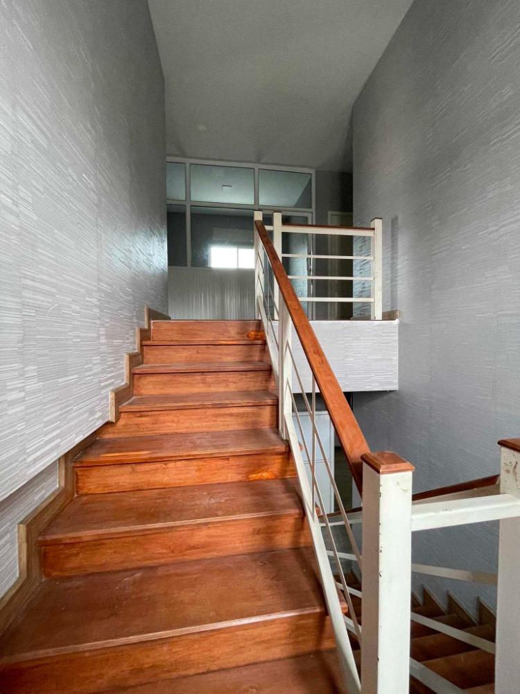 ขายบ้านสมุทรปราการ สำโรง : S-LEN101 ขาย บ้านเดี่ยว โครงการ เลอนีโอทู ศรีนครินทร์  ขนาด 78.4 ตรว. 2ชั้น  พื้นที่ใช้สอย 245 ตรม. 3นอน 3น้ำ 11.9ล้าน 064-959-8900