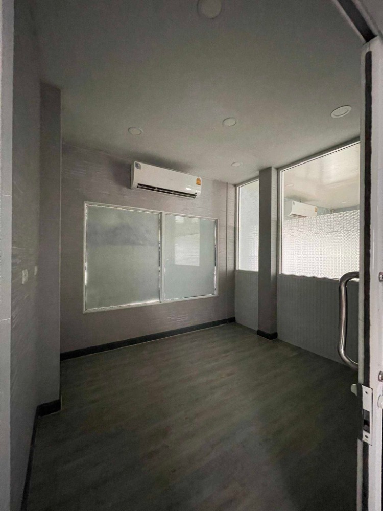 ขายบ้านสมุทรปราการ สำโรง : S-LEN101 ขาย บ้านเดี่ยว โครงการ เลอนีโอทู ศรีนครินทร์  ขนาด 78.4 ตรว. 2ชั้น  พื้นที่ใช้สอย 245 ตรม. 3นอน 3น้ำ 11.9ล้าน 064-959-8900