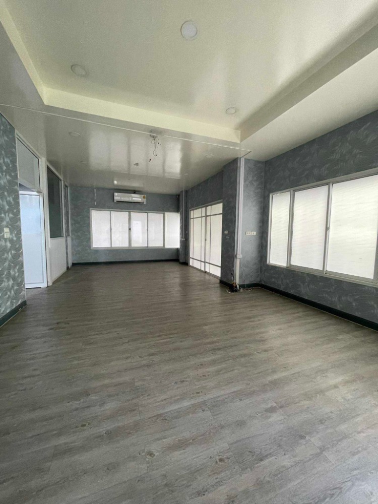 ขายบ้านสมุทรปราการ สำโรง : S-LEN101 ขาย บ้านเดี่ยว โครงการ เลอนีโอทู ศรีนครินทร์  ขนาด 78.4 ตรว. 2ชั้น  พื้นที่ใช้สอย 245 ตรม. 3นอน 3น้ำ 11.9ล้าน 064-959-8900