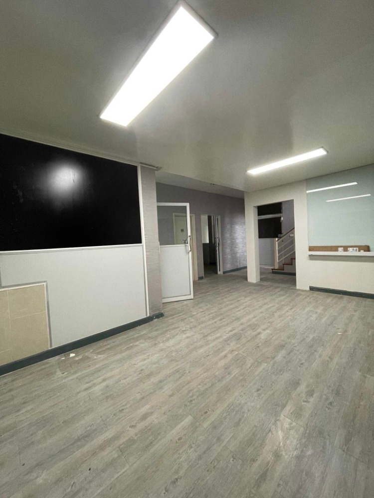 ขายบ้านสมุทรปราการ สำโรง : S-LEN101 ขาย บ้านเดี่ยว โครงการ เลอนีโอทู ศรีนครินทร์  ขนาด 78.4 ตรว. 2ชั้น  พื้นที่ใช้สอย 245 ตรม. 3นอน 3น้ำ 11.9ล้าน 064-959-8900