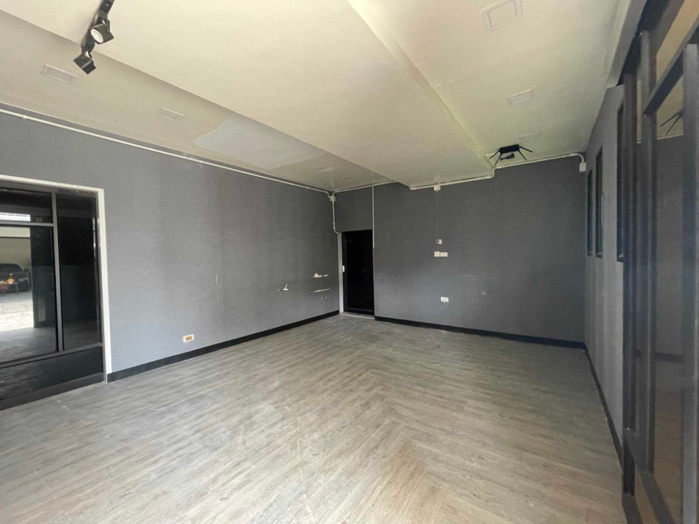 ขายบ้านสมุทรปราการ สำโรง : S-LEN101 ขาย บ้านเดี่ยว โครงการ เลอนีโอทู ศรีนครินทร์  ขนาด 78.4 ตรว. 2ชั้น  พื้นที่ใช้สอย 245 ตรม. 3นอน 3น้ำ 11.9ล้าน 064-959-8900