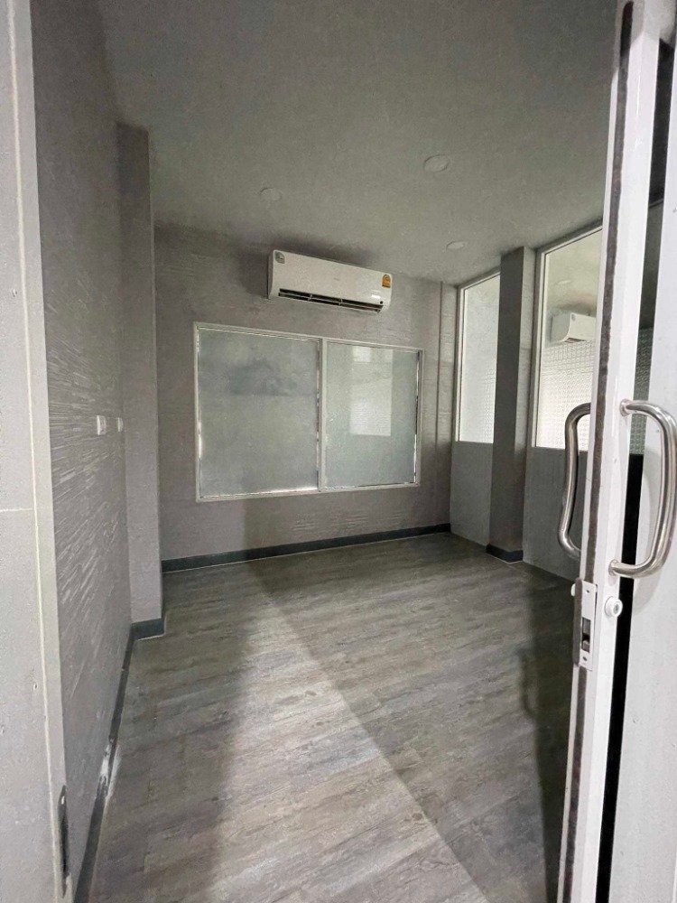 ขายบ้านสมุทรปราการ สำโรง : S-LEN101 ขาย บ้านเดี่ยว โครงการ เลอนีโอทู ศรีนครินทร์  ขนาด 78.4 ตรว. 2ชั้น  พื้นที่ใช้สอย 245 ตรม. 3นอน 3น้ำ 11.9ล้าน 064-959-8900