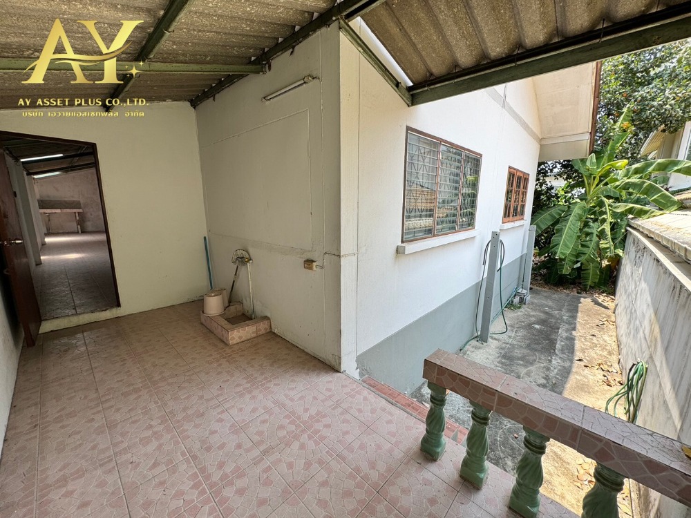 For SaleLandChaengwatana, Muangthong : House for sale with land, 99 sq m, Soi Chaengwattana 15, only 700 meters from the BTS.