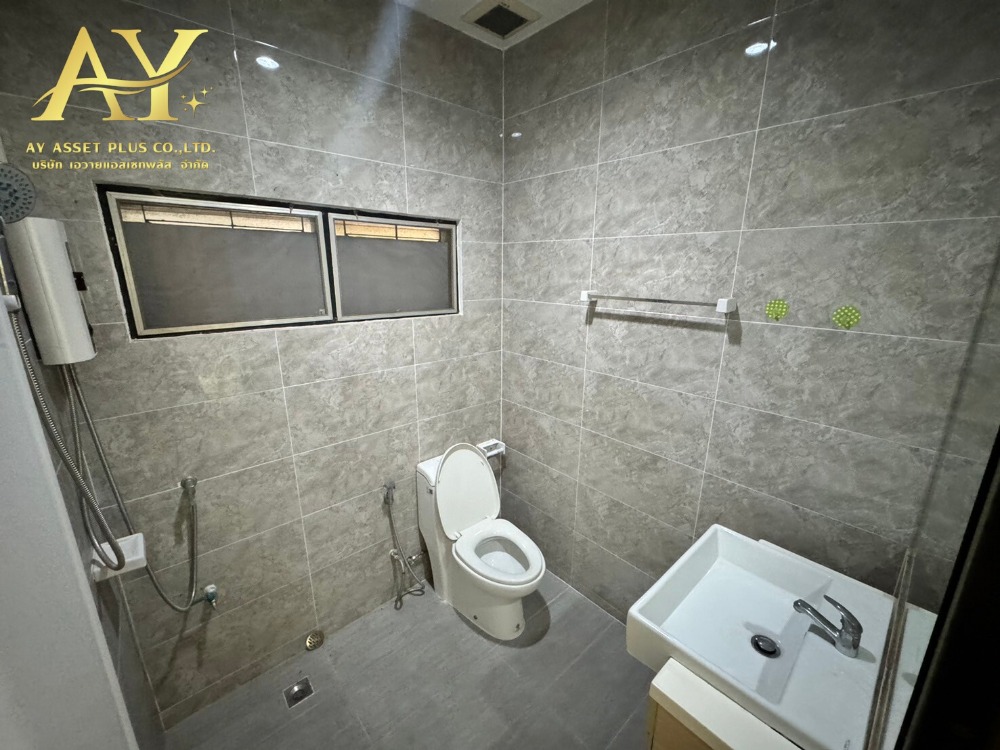 For SaleLandChaengwatana, Muangthong : House for sale with land, 99 sq m, Soi Chaengwattana 15, only 700 meters from the BTS.