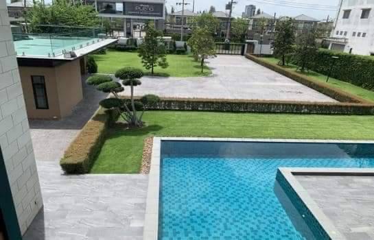 For SaleHouseNawamin, Ramindra : 📢👇Luxury house with private swimming pool Spacious space, decorated in modern style, airy and comfortable. Auspicious house number.